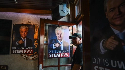 Hollanda'da 29 Ekim'deki erken seçim öncesinde anketler aşırı sağın ilk sırayı alacağını g