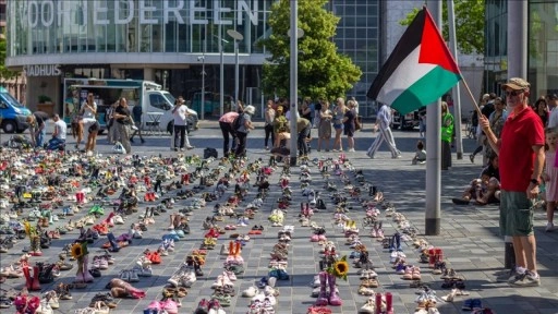 Hollanda'da, İsrail saldırılarında ölen Filistinli çocuklar için anma etkinliği düzenlendi