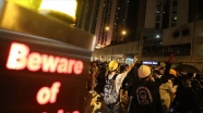 Hong Kong&#039;da protestoculara havai fişekli saldırı: 6 yaralı
