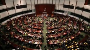 Hong Kong yönetiminden Meclisi basan protestoculara kınama