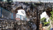 Hoşgörü kentinin tarihi su kemerleri zamana direniyor