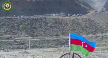 Hudaferin köprüsünü işgalden kurtaran Azerbaycan askerlerini İran Azerbaycanlıları böyle selamladı