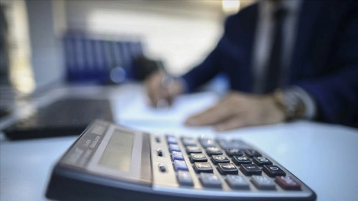 Hükümet, memur ve memur emeklisine 2026 yılı için yüzde 10+6 zam teklif etti
