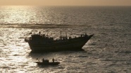 Husilere silah taşıyan İran botlarına el konuldu