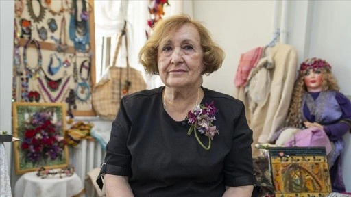 Huzurevi sakini, 60 yıllık sanat birikimini kadınlara destek için kullanacak