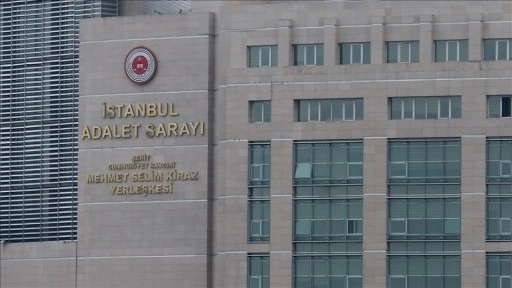 İBB'ye yönelik yolsuzluk soruşturmasında gözaltına alınan 2 şüpheli adliyede