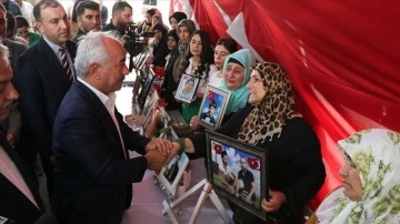 İçişleri Bakan Yardımcısı Mehmet Ersoy, Diyarbakır annelerini ziyaret etti