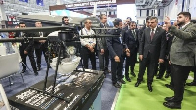 İ&ccedil;işleri Bakanı &Ccedil;ift&ccedil;i, SAHA 2026'yı ziyaret etti