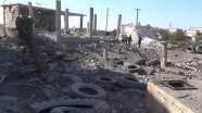 İdlib'de sivil savunma merkezi bombalandı