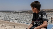 İdlib&#039;deki kamplarda yaşayan sivilleri açlık korkusu sardı