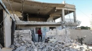 İdlib&#039;deki sağlık merkezine düzenlenen saldırıda bir kişi öldü, bir çocuk yaralandı