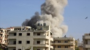 İdlib'e kara ve hava saldırıları sürüyor