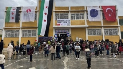 İdlib'te savaşta zarar g&ouml;ren okulda T&uuml;rkiye'nin desteğiyle yeniden eğitim başladı