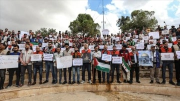 İdlib'de insani yardım çalışanları Gazze'ye destek için gösteri düzenledi