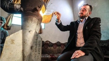 İdlibli Osman evine düşen roketin kalıntısından soba yaptı