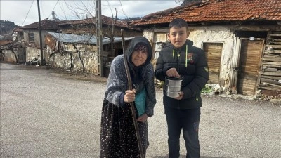 İftar sofralarına sefer taslarıyla sıcak yemek ulaştırıyorlar