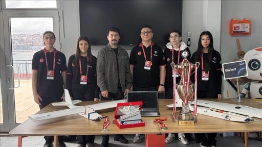 İHA'larıyla TEKNOFEST'te ikinci olan lise &ouml;ğrencileri yeni başarılara odaklandı