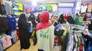 İHH'dan Gazzeli öğrencilere kıyafet desteği
