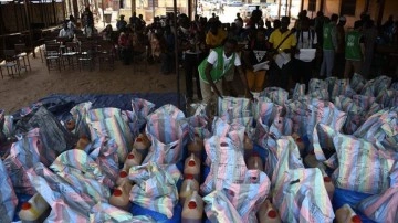 İHH ekipleri, Sierra Leone'deki ihtiyaç sahiplerine Ramazan kumanyalarını ulaştırdı
