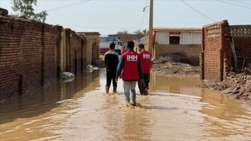 İHH'dan Sudan'daki selzedelere yardım