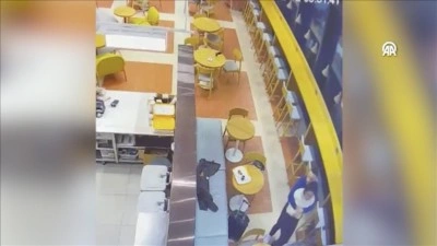 İstanbul Havalimanı'nda boğazına yiyecek ka&ccedil;an kadın Heimlich manevrasıyla kurtarıldı