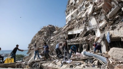 İki b&uuml;y&uuml;k depremin meydana geldiği Venezuela'da halk yakınlarına ulaşmaya &ccedil;alışıyor