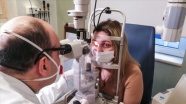 İki gözünü kaybetme riski taşıyan üniversite öğrencisi operasyonla kurtuldu