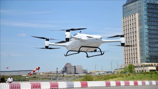 "İki kişilik elektrikli uçan araba"nın 2026 sonunda trafiğe çıkması hedefleniyor