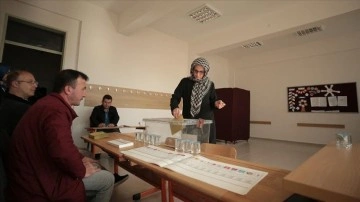 İl değiştiren Karyağmazlılar yeni yerleşim yerinde ilk kez oy kullandı