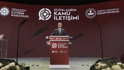 İletişim Başkanı Duran: Vatandaşla iletişimi tek bir mecra ile sınırlı tutmamız d&uuml;ş&uuml;n&uuml;lemez