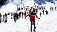Ilgaz 2-Yurduntepe Kayak Merkezi&#039;nde hafta sonu yoğunluğu yaşanıyor