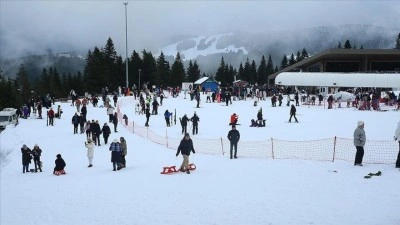 Ilgaz Yurduntepe Kayak Merkezi ziyaret&ccedil;ileri keyifli bir g&uuml;n ge&ccedil;irdi