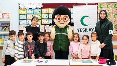 "İlk Dersim Yeşilay" projesi kapsamında &ouml;ğrenciler i&ccedil;in farkındalık eğitimi d&uuml;zenlendi