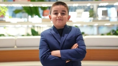 İlkokul 2. sınıf &ouml;ğrencisi Afşin Agah Alp, uluslararası yapay zeka yarışmasında T&uuml;rkiye'yi tems