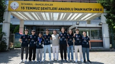 İmam hatip liseliler Kanada'daki robotik yarışmalarından 4 d&uuml;nya derecesiyle d&ouml;nd&uuml;