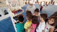 İmam, kurduğu 'Çocuk Market'le çocuklara camiyi sevdiriyor