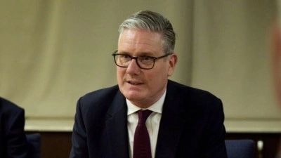 İngiltere Başbakanı Starmer, kabinesine istifa etmeyeceğini s&ouml;yledi