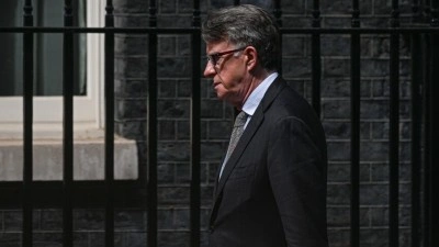 İngiltere'de Epstein bağlantılı b&uuml;y&uuml;kel&ccedil;i atamasında imzası bulunan Dışişleri M&uuml;steşarı kendisi