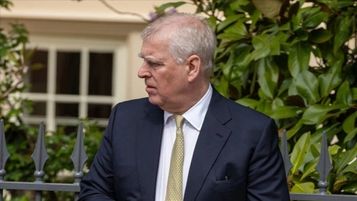 İngiltere'de Prens ünvanı elinden alınan Andrew son rütbesine de iade edecek