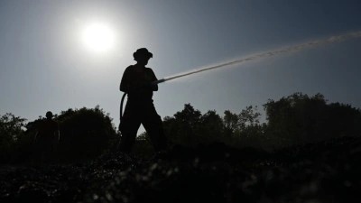 İngiltere'deki orman yangınında tatilciler tahliye edildi