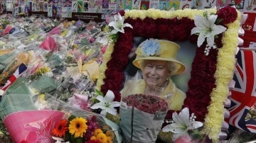 İngiltere Kraliçesi 2. Elizabeth'in ölüm nedeninin "yaşlılık" olduğu açıklandı