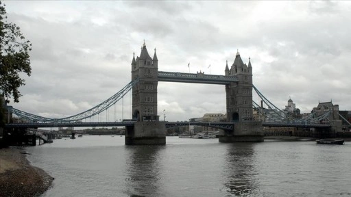 İngiltere tasarruf ve yerinden yönetimi güçlendirmek için memurları Londra dışına çıkaracak