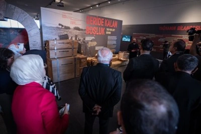 "İnsanlığın Y&uuml;k&uuml; Dekolonizasyonun Bug&uuml;n&uuml;" sergisi AKM'de a&ccedil;ıldı