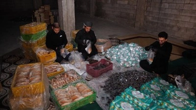 Irak'ın S&uuml;leymaniye kentinde iki cami, her g&uuml;n bin yolcuya iftariyelik ikramında bulunuyor