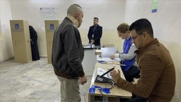 Iraklılar, 10 yıl sonra yerel seçimler için sandık başında