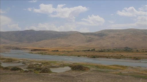 İran Cumhurbaşkanı Pezeşkiyan &uuml;lkesindeki su sorununun hayati bir konu haline geldiğini s&ouml;yledi