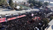 İran'da çöken iş merkezinde ölen itfaiyeciler için cenaze töreni