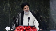 İran&#039;da Cumhurbaşkanı Reisi&#039;nin sunduğu kabine bir isim dışında güvenoyu aldı