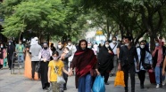 İran'da son 24 saatte 571 kişi Kovid-19'dan hayatını kaybetti
