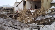 İran&#039;daki depremle Van&#039;ın sınıra yakın mahallelerinde bazı kerpiç evler hasar gördü
